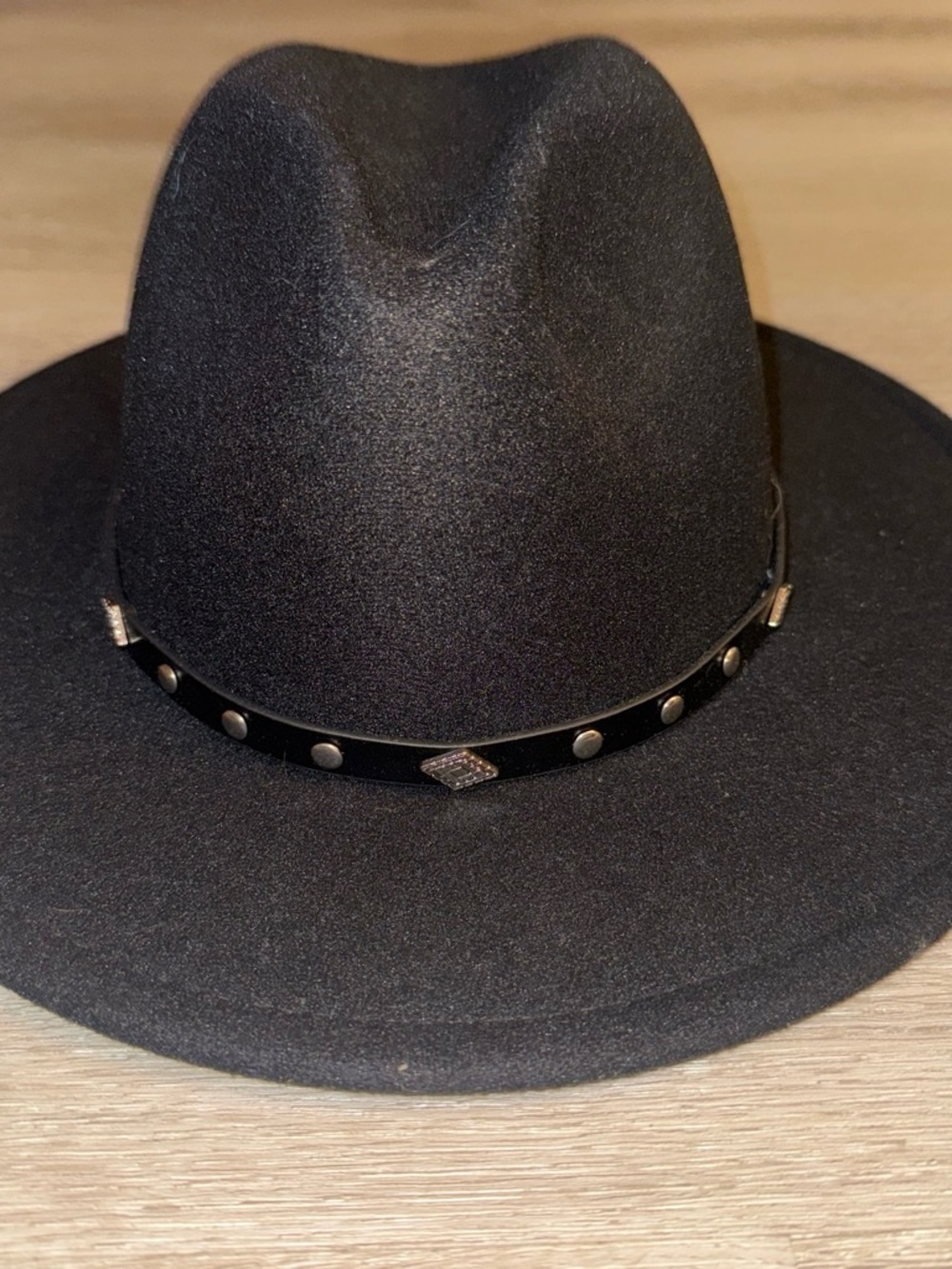 Women's Black Felt Western Hat with Studded Band Accent